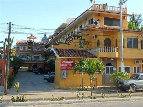 Bucerías Cactus Inn المظهر الخارجي الصورة