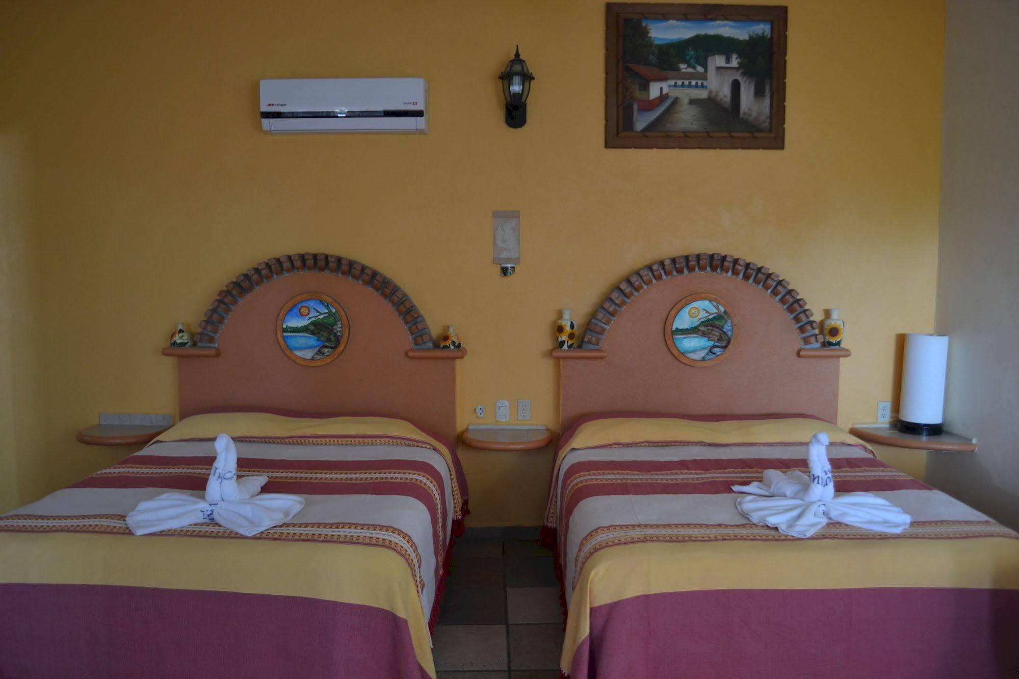 Bucerías Cactus Inn المظهر الخارجي الصورة